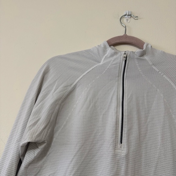 Lululemon Metal Vent Tech 1/2 Zip - Picture 2 of 6